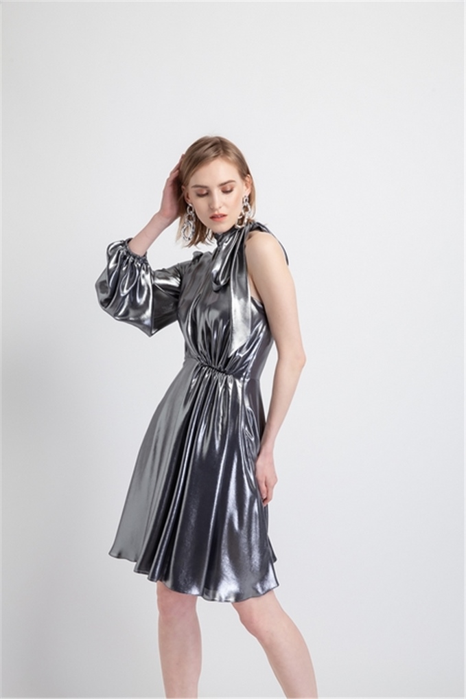 Metalik Görünümlü Tek Kollu Elbise Gri