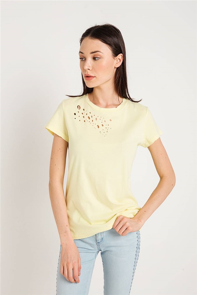 Delik Detaylı T-Shirt Sarı