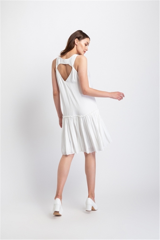 Sırt Dekolteli Eteği Fırfırlı Elbise Beyaz